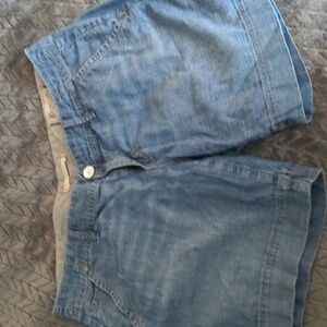 GAP limited edition jean shorts size 27/4